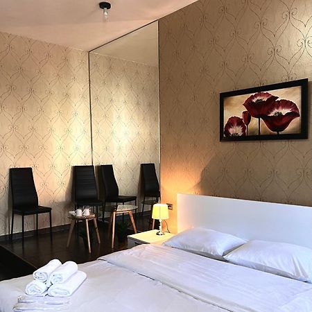 Hotel 6 Tiflis Exterior foto